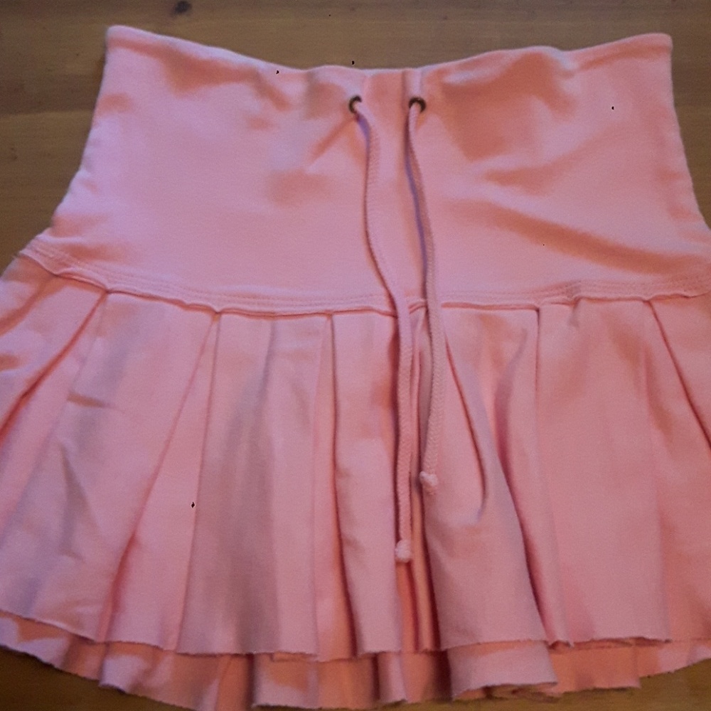 Guess Mini Skirt Medium